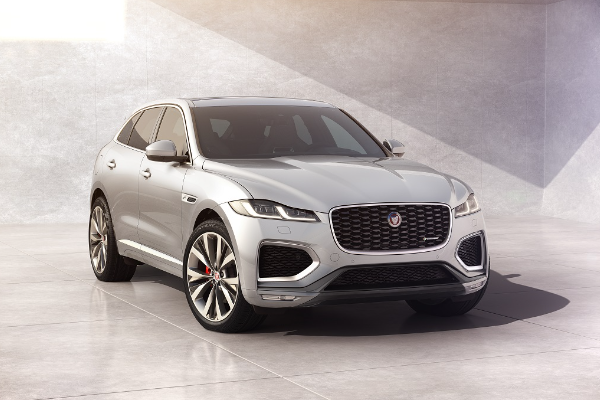 jag_f-pace_22my_02_r-dynamic_exterior_front_3-4_110821_mic.jpg