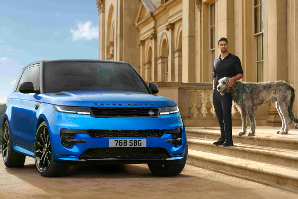 Range Rover sport realizează un parteneriat de amploare cu actorul Theo James