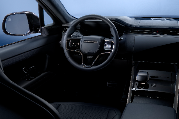 rrs_sv_black_interior_04.jpg