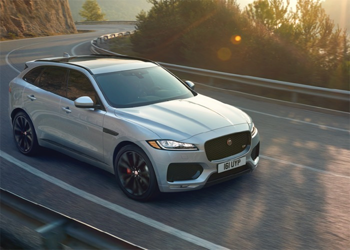 JAGUAR F-PACE DE LA 482 € + TVA RATA LUNARA