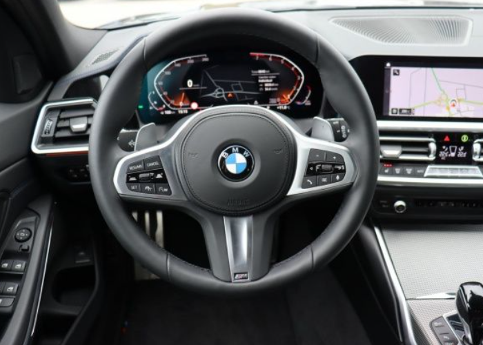 BMW SERIA 3 330I TOURING AUT.