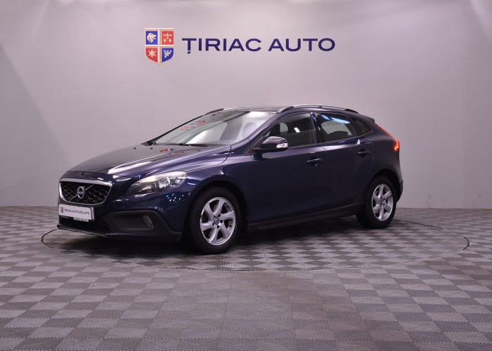 VOLVO V 40