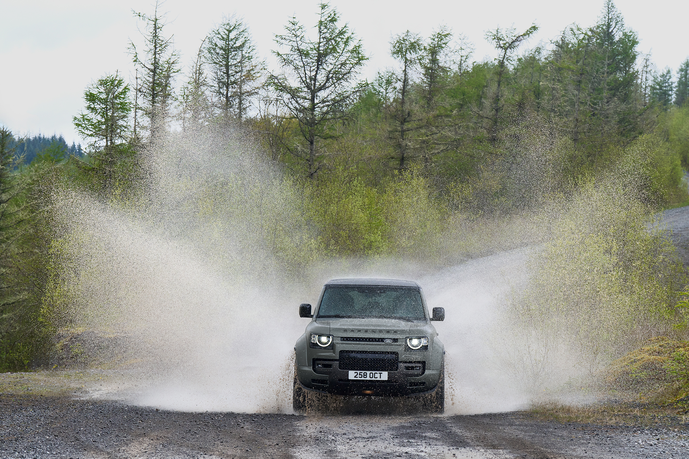 exterior Land Rover Defender Octa