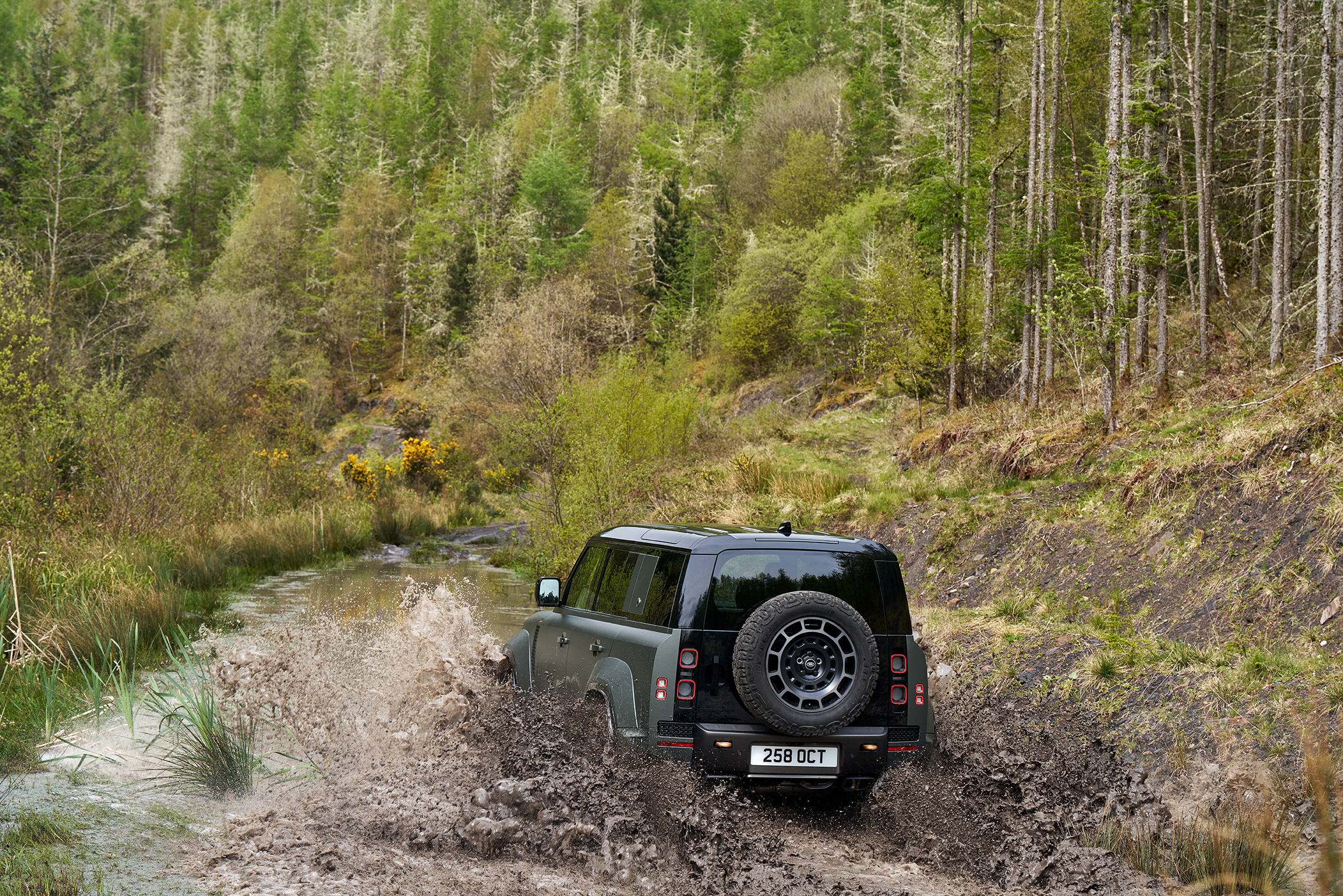 Apa Land Rover Defender Octa