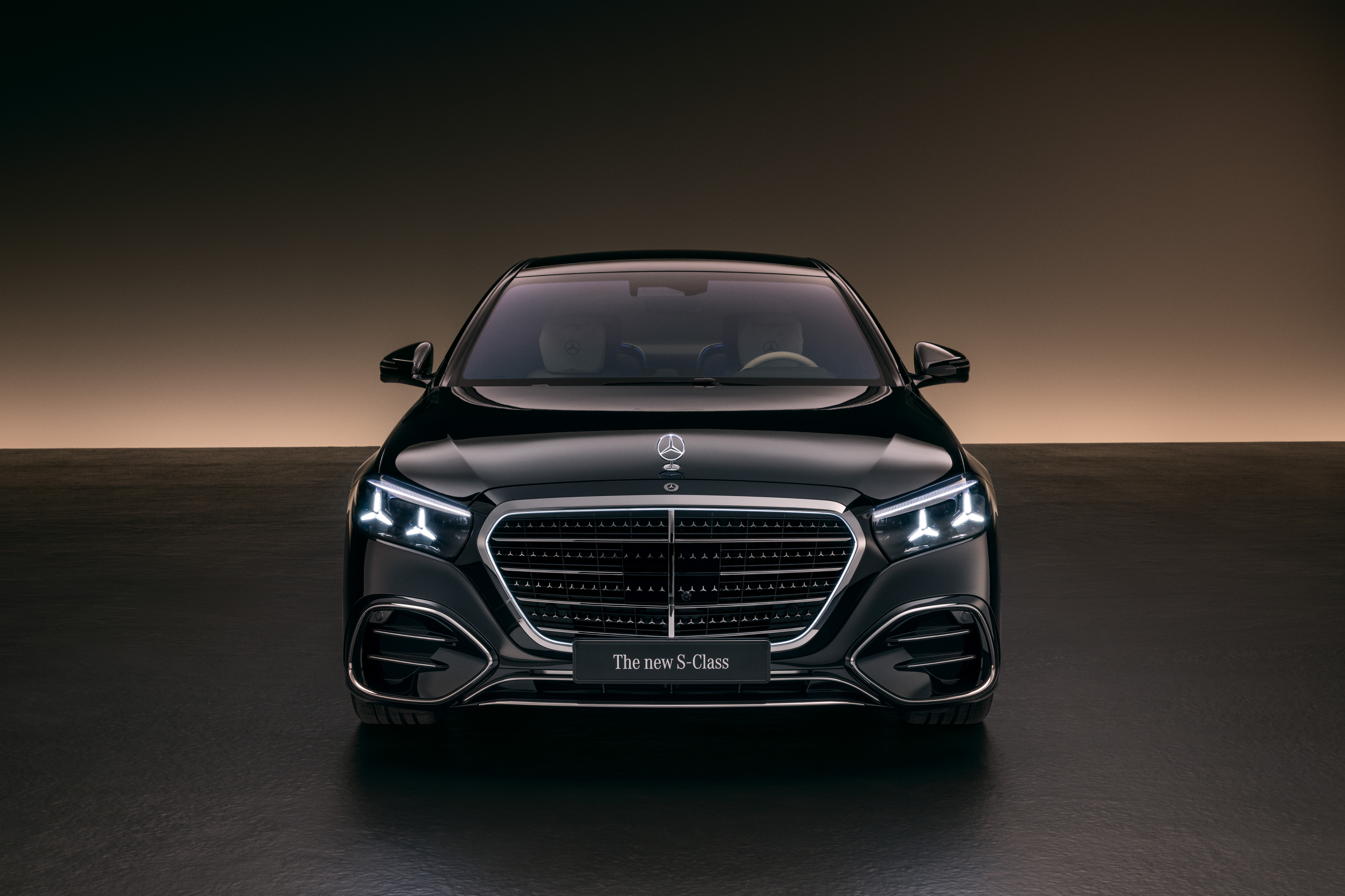 Noul Mercedes-Benz S-Class 2026 Facelift &mdash; grilă frontală mărită cu 20% și faruri micro-LED