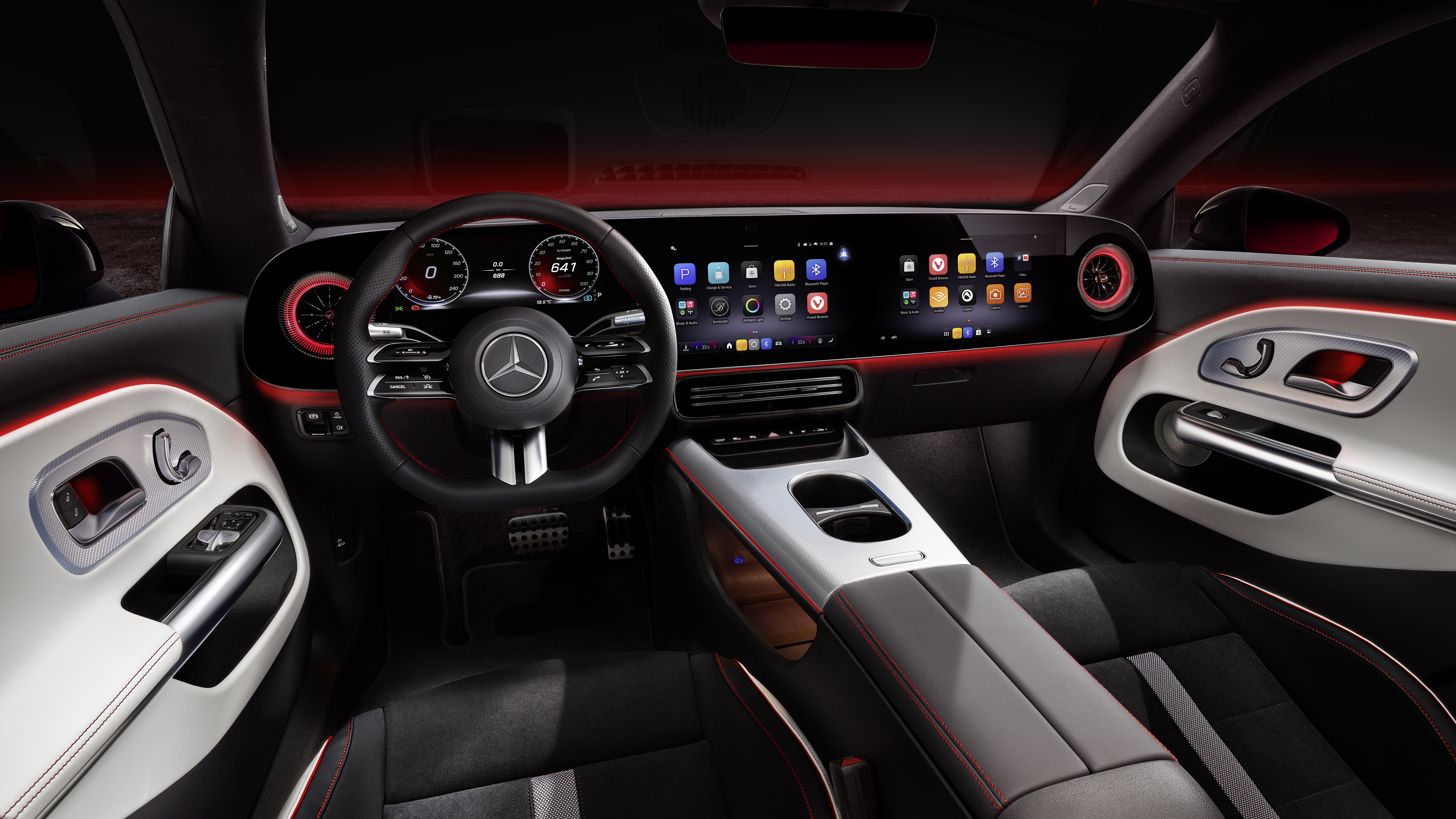 Tabloul de bord complet al noului Mercedes-Benz CLA &mdash; MBUX Superscreen panoramic AMG