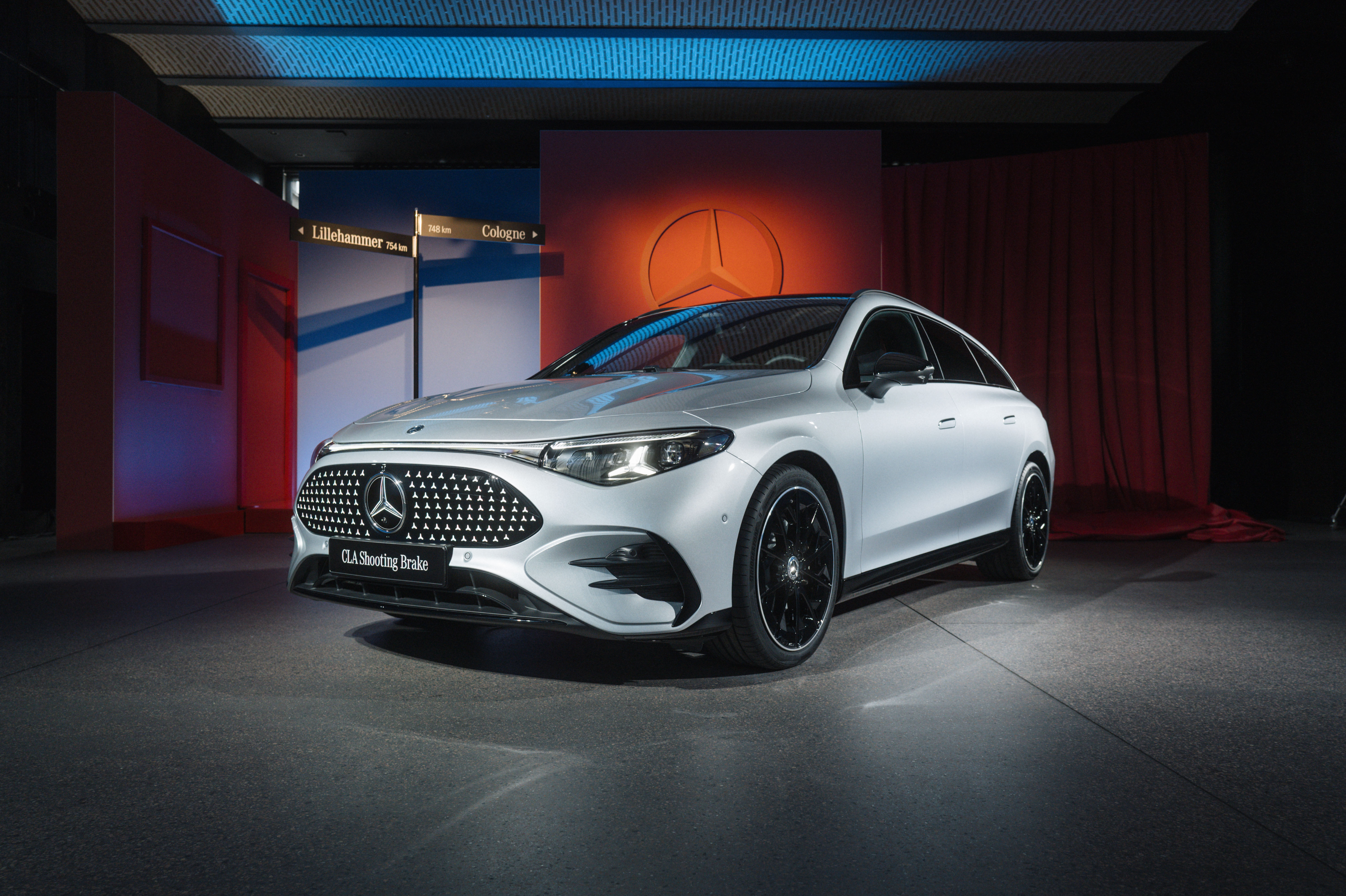 Noul Mercedes-Benz CLA Shooting Brake alb &mdash; față 3/4, prezentare lansare
