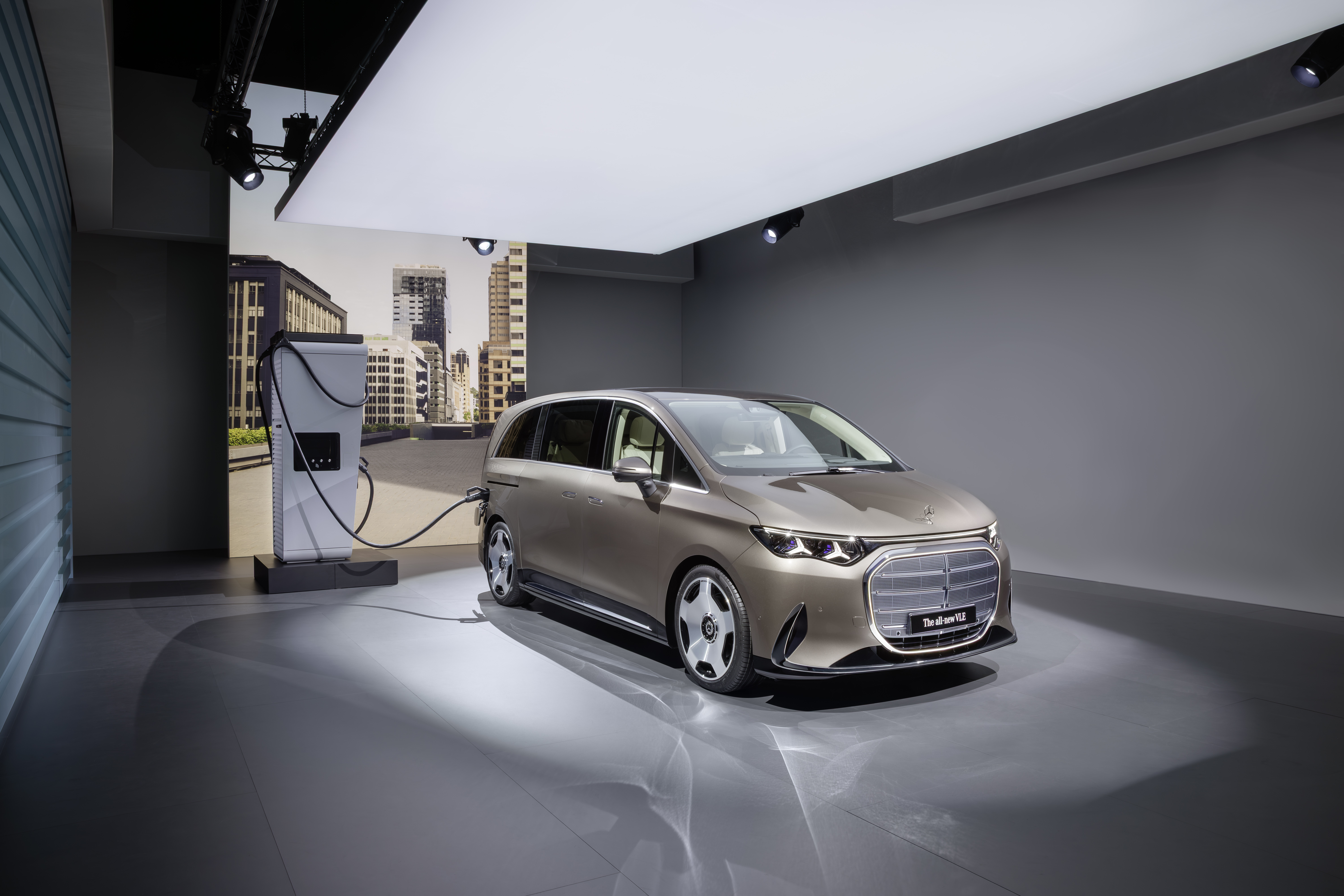 Datorită tehnologiei de 800 de volți, noul Mercedes-Benz VLE oferă capacități de &icirc;ncărcare de &icirc;naltă performanță.