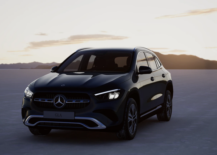 MERCEDES-BENZ GLA Standard