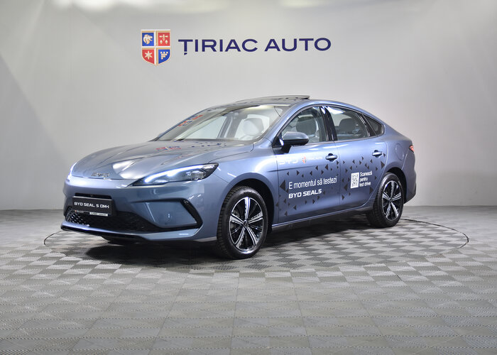 BYD SEAL 5 DM-I  PLUG-IN HYBRID 1.5L E-CVT 156KW 212CP DESIGN