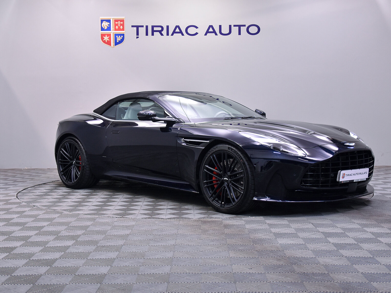ASTON MARTIN DB 12 STEERING WHEEL