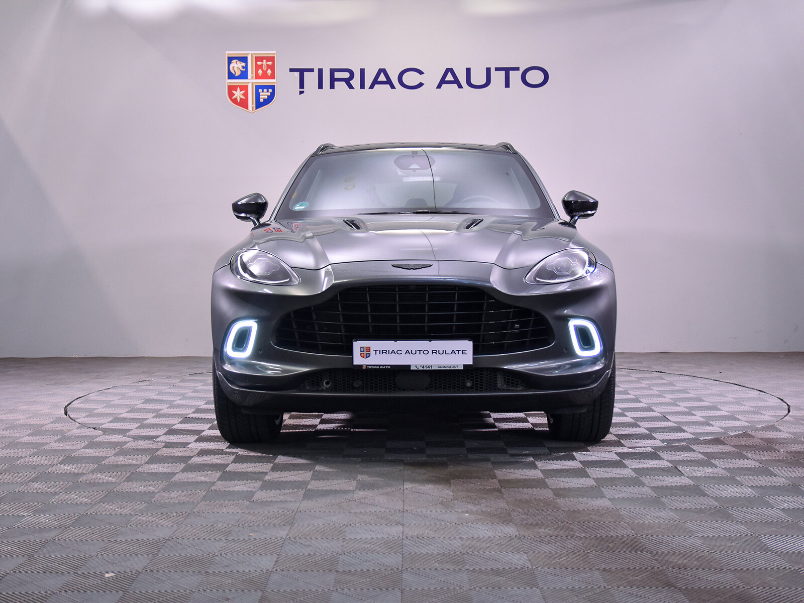 ASTON MARTIN DBX707 4.0 L