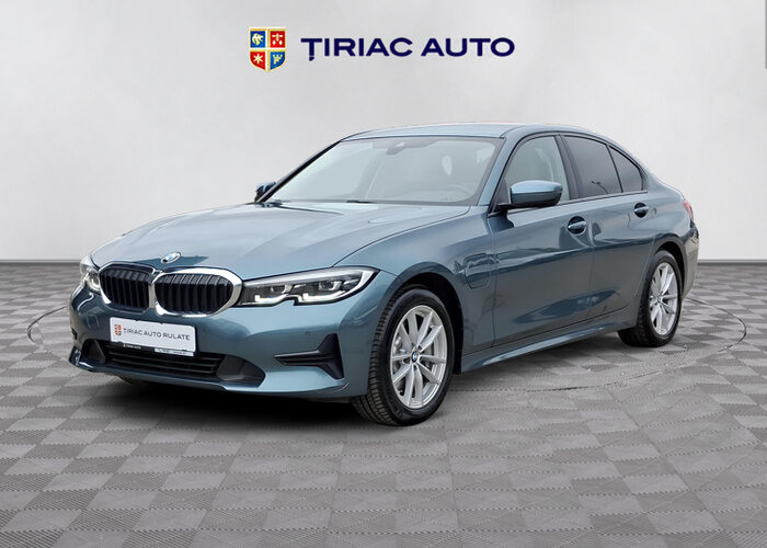 BMW SERIA 3 330E