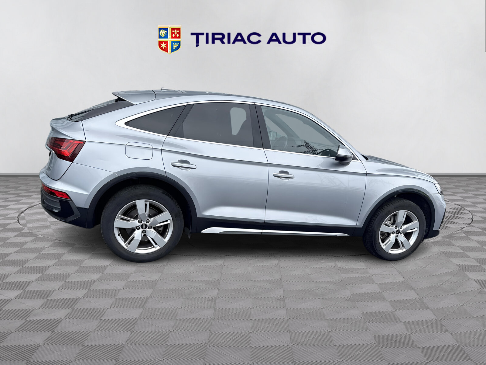 AUDI Q5 2.0 D