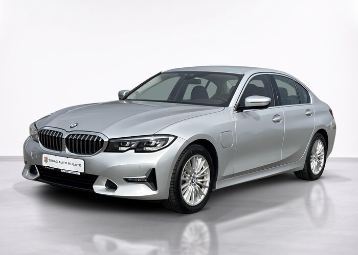 BMW SERIA 3 330E