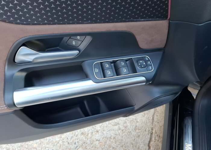 MERCEDES-BENZ GLA 2025 — imagine 44