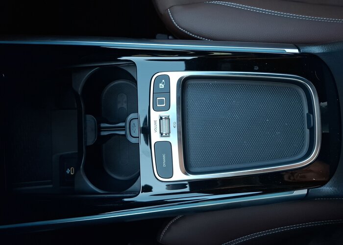 MERCEDES-BENZ GLA 2025 — imagine 48