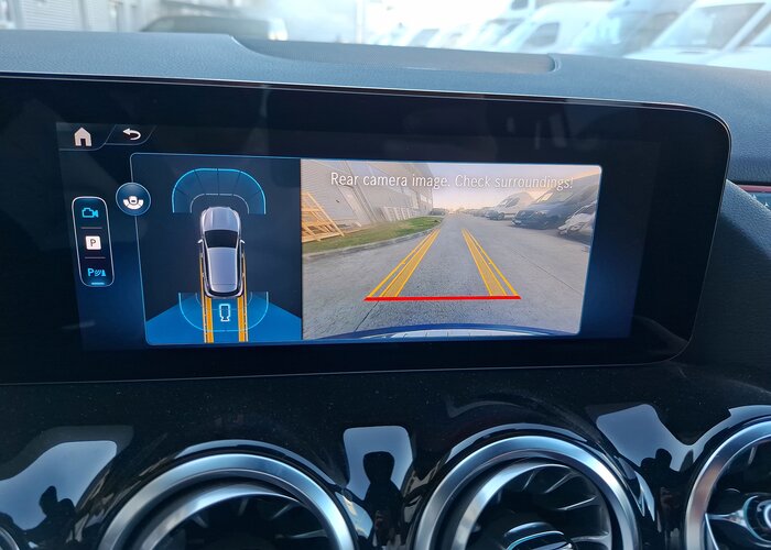 MERCEDES-BENZ GLA 2025 — imagine 49
