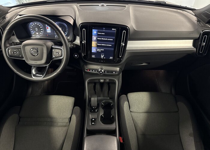 VOLVO XC40 2023 — imagine 40