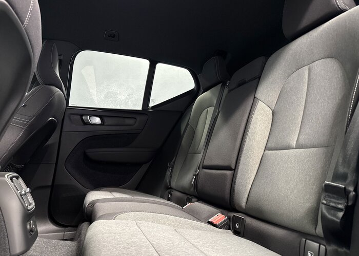 VOLVO XC40 2023 — imagine 41