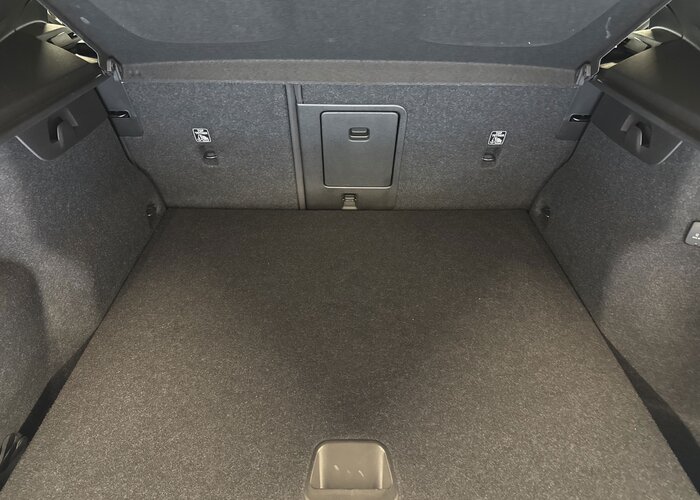VOLVO XC40 2023 — imagine 42
