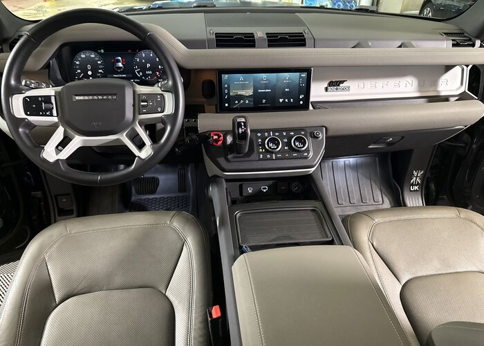 Land Rover Defender 2023 benzină, 69.900 € — imagine 36