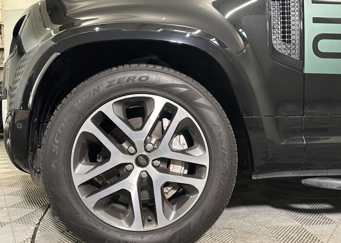 Land Rover Defender 2023 benzină, 69.900 € — imagine 40