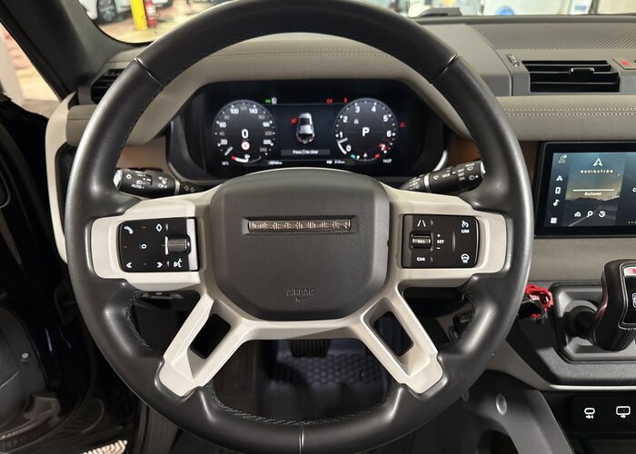 Land Rover Defender 2023 benzină, 69.900 € — imagine 42