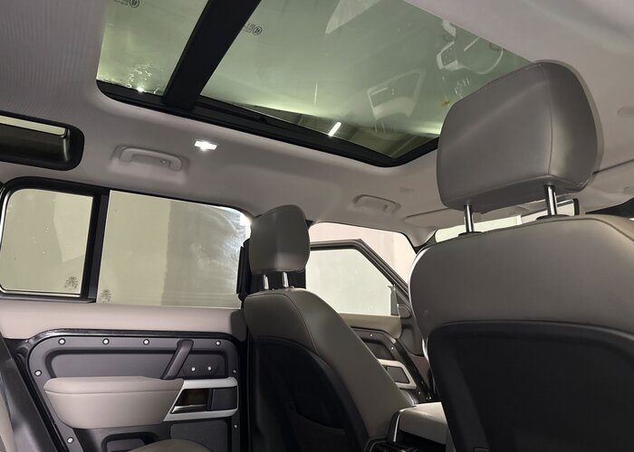 Land Rover Defender 2023 benzină, 69.900 € — imagine 48