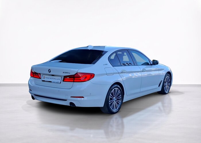 BMW SERIA 5 530E