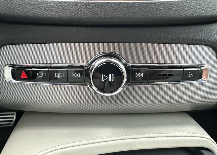 VOLVO XC90 2020 — imagine 43
