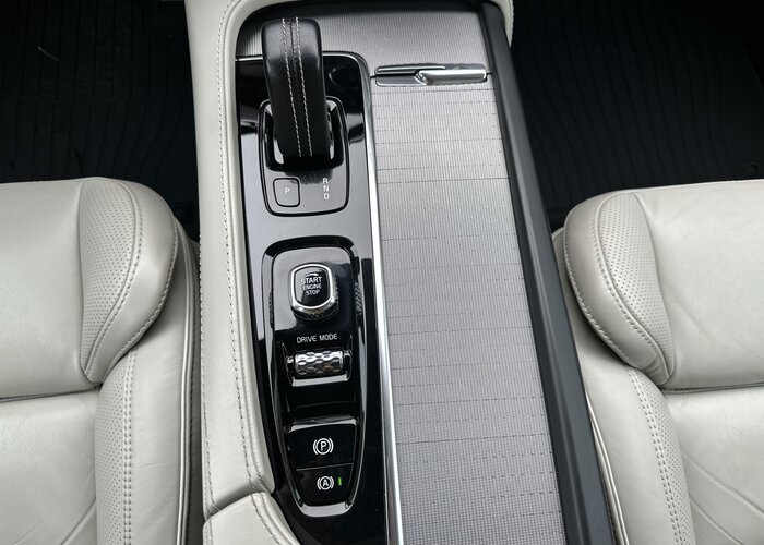 VOLVO XC90 2020 — imagine 44