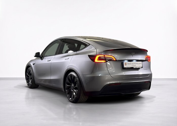 TESLA Model Y 2023 — imagine 23