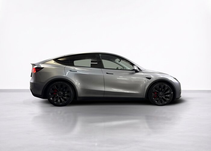 TESLA Model Y 2023 — imagine 26