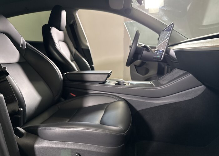 TESLA Model Y 2023 — imagine 31