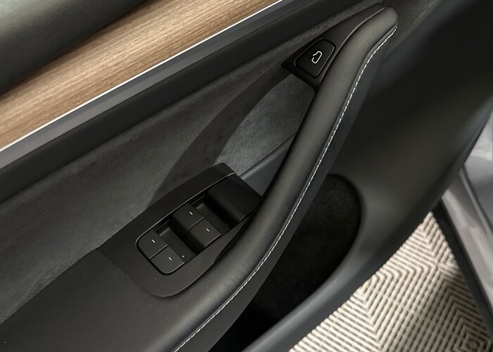 TESLA Model Y 2023 — imagine 33