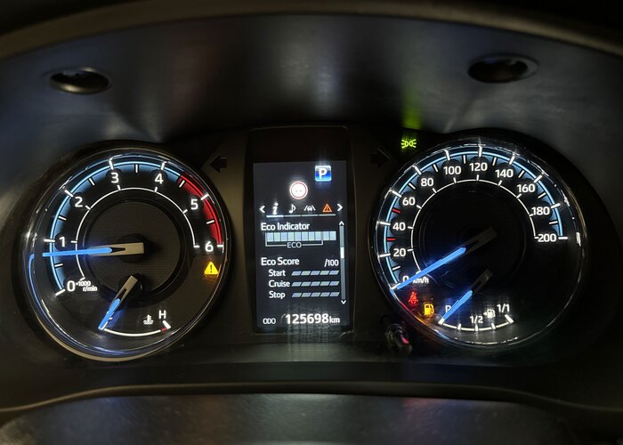 TOYOTA Hilux 2023 — imagine 31