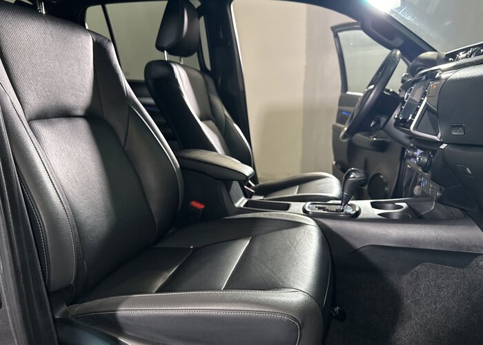 TOYOTA Hilux 2023 — imagine 32