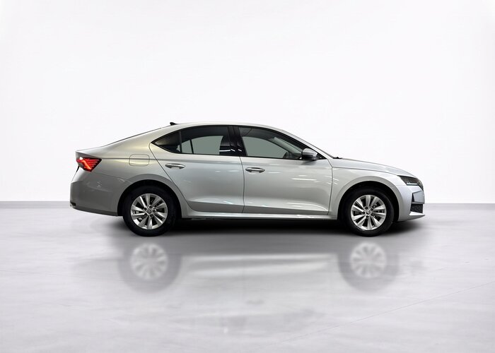 SKODA Octavia 2024 — imagine 6
