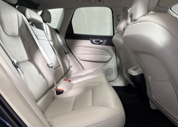 VOLVO XC60 2021 — imagine 12