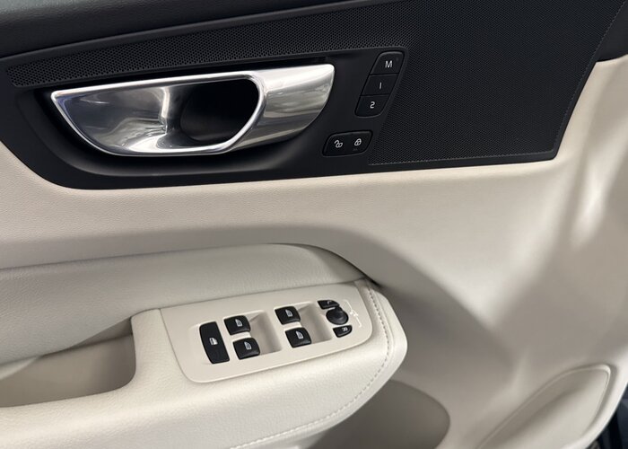 VOLVO XC60 2021 — imagine 14