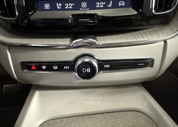 VOLVO XC60 2021 — imagine 18